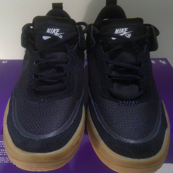 Size 8 - Women's Nike SB Day One W New in Box Black Retail $69 - Picture 5 of 7